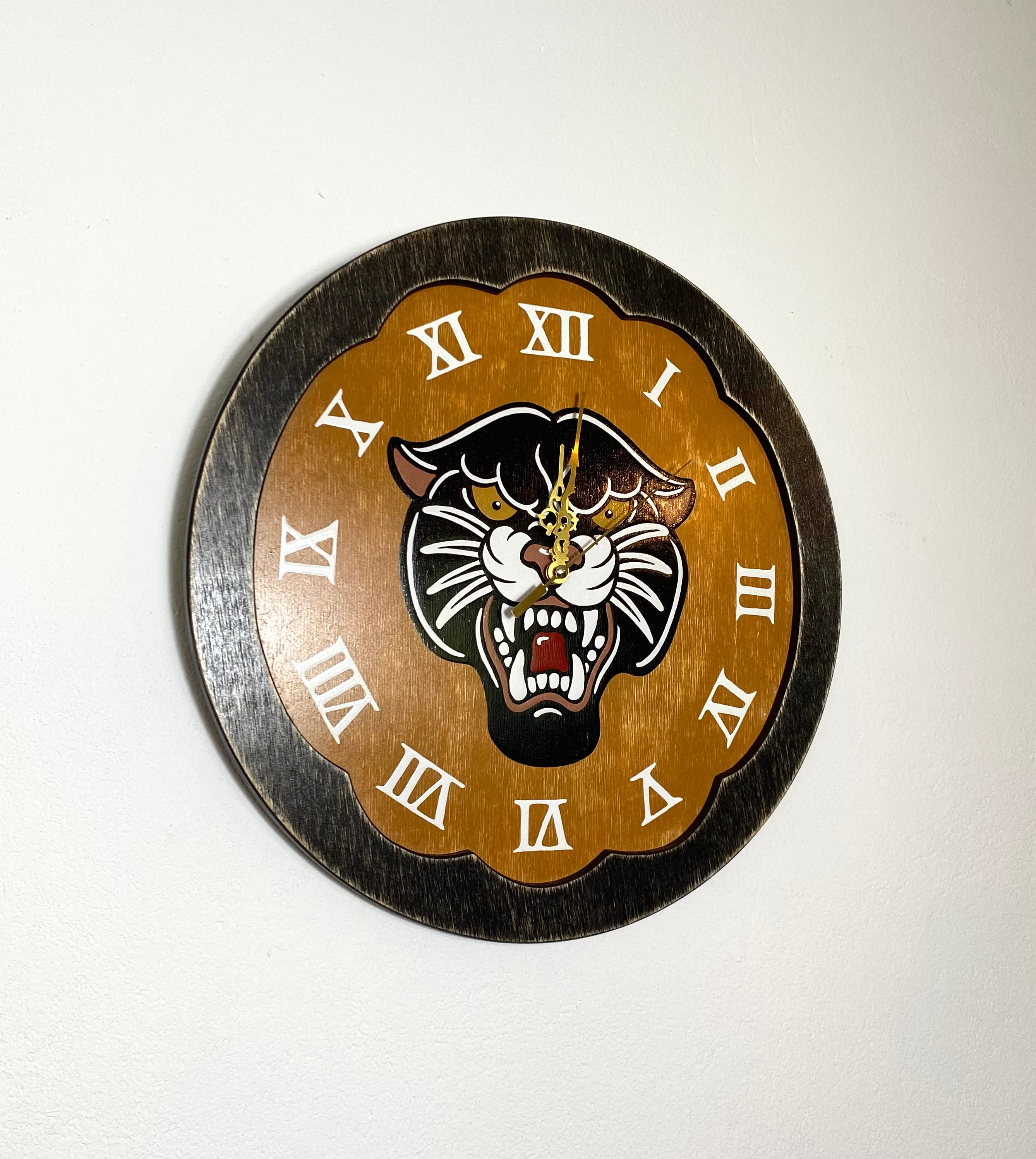 Classic Panther Head Wall Clock