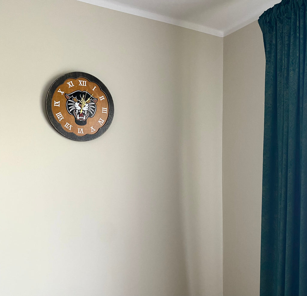 Classic Panther Head Wall Clock